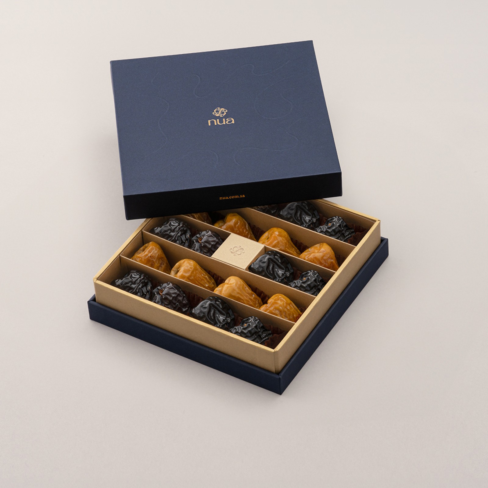 طقم العلب الملكية